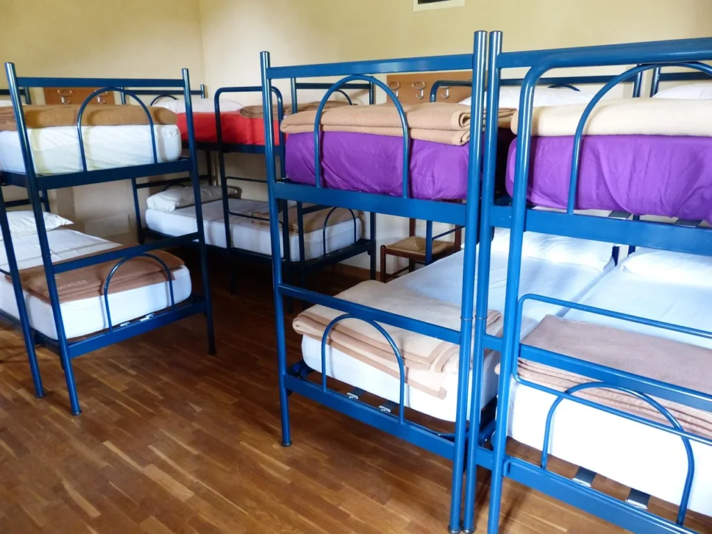 Najlepsze polskie łóżka – tanie meble dla Twojej sypialni